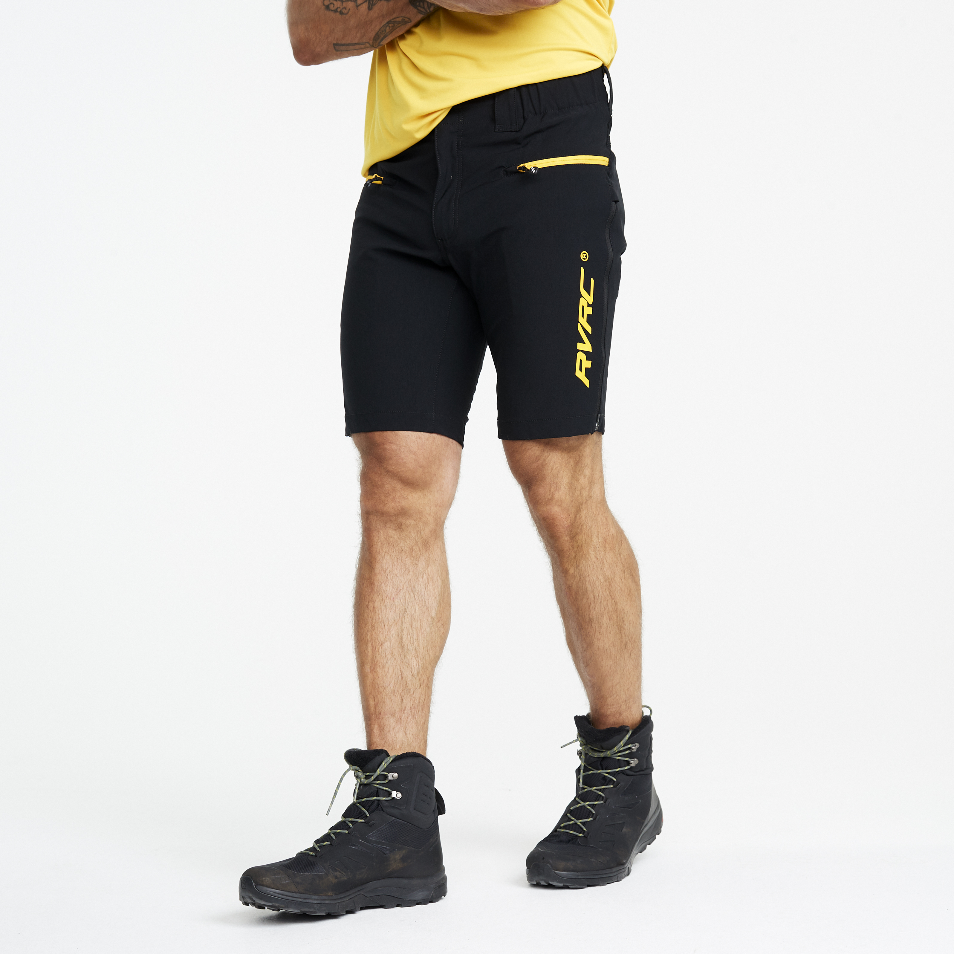 Vali värv Black/Yellow.